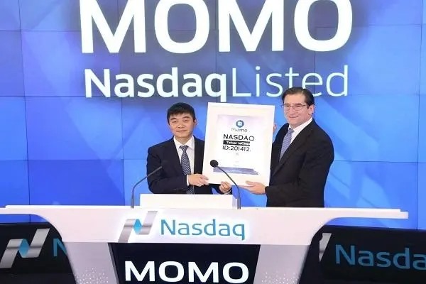 怎么保存陌陌动态人家发的小视频到手机,苹果手机?